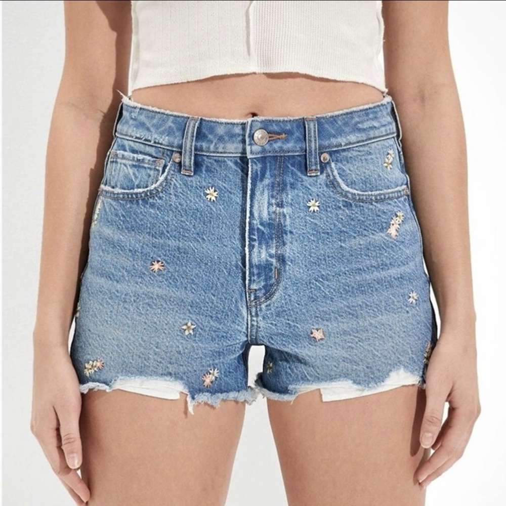 American‎ Eagle Denim Embroidered Distressed Mom Shorts size 4